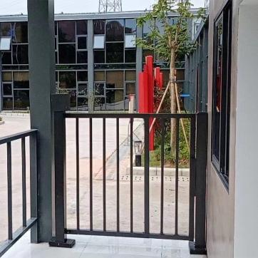 栅栏门