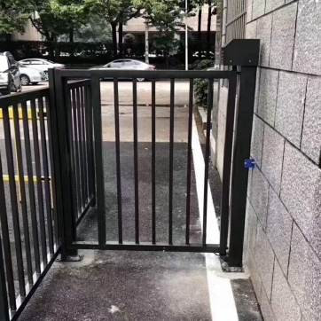 栅栏门