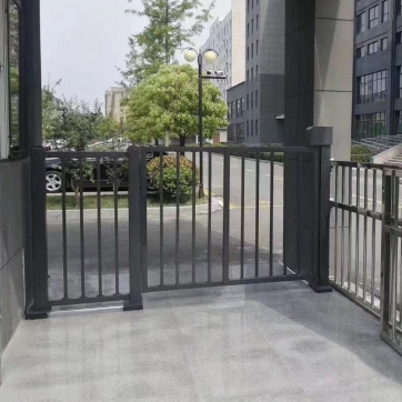 栅栏门
