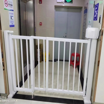 栅栏门